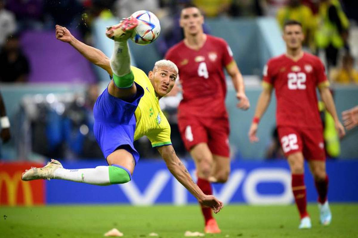 El gol del brasileño Richarlison para el 2-0 ante Serbia ha sido votado por aficionados como el mejor de los 10 nominados por la FIFA.