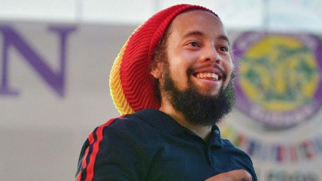 Joseph Mersa Marley, artista de reggae y nieto del cantante Bob Marley, falleció este martes a la edad de 31 años.