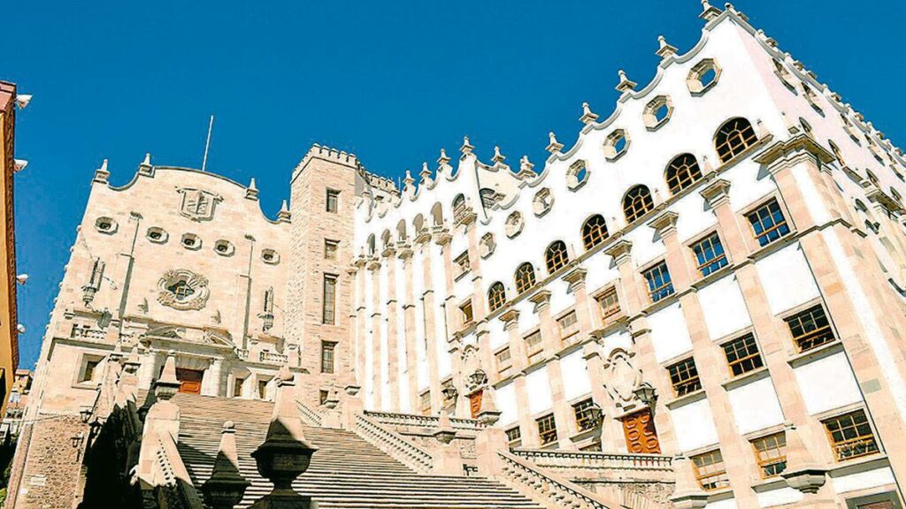 La Universidad de Guanajuato (UG) ya publicó su calendario académico semestral de este 2023, marcando que su inicio de clase será el próximo 23 de enero
