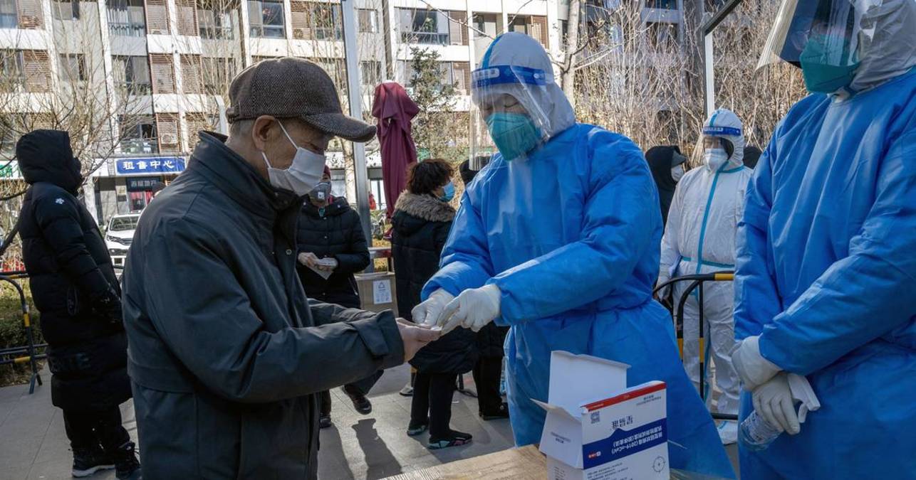 Estados Unidos concluyó que una fuga accidental en un laboratorio de China fue responsable de la pandemia de COVID.