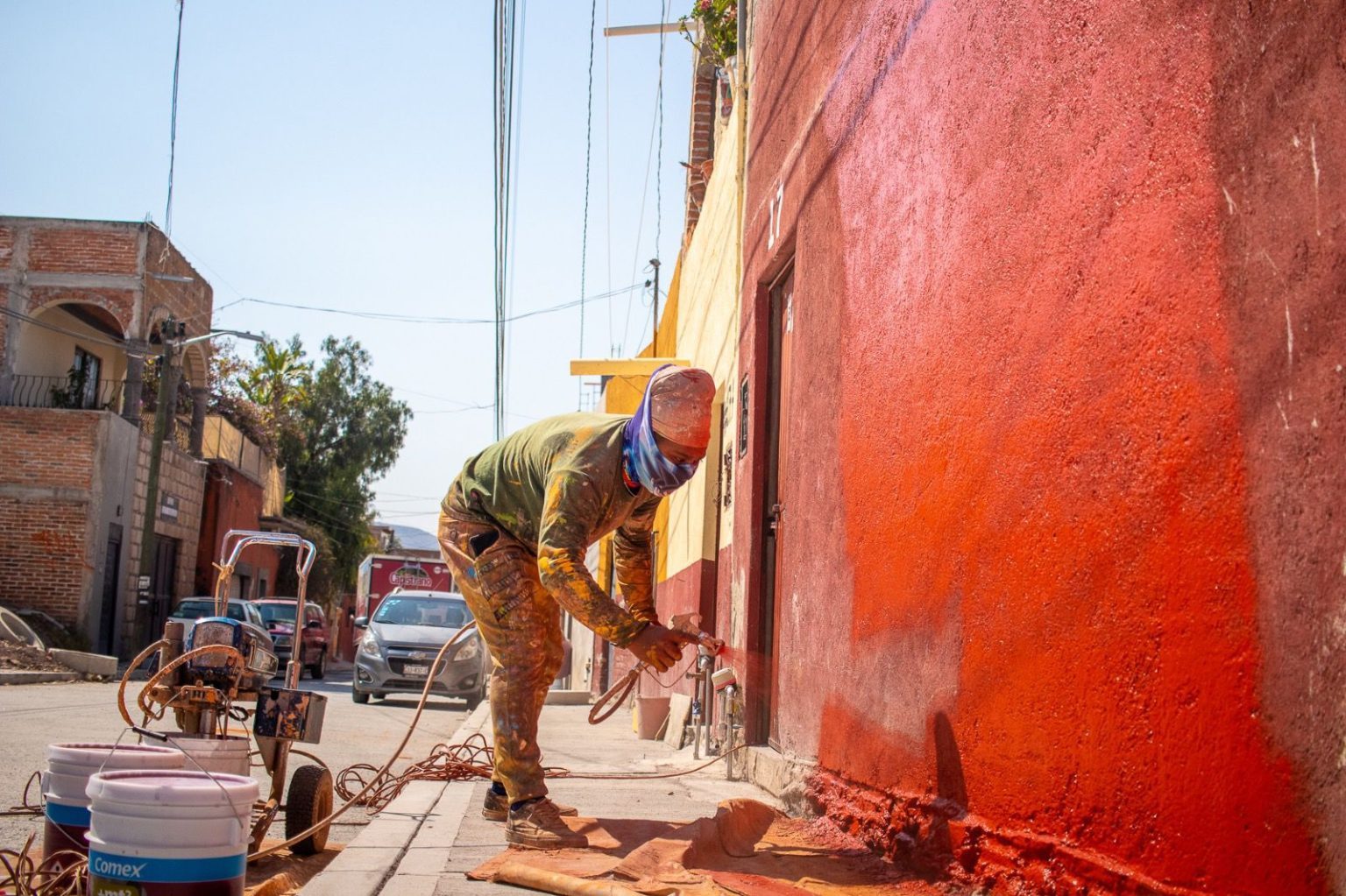 Al mejorar la imagen urbana, la Administración Municipal le está poniendo color a San Miguel de Allende.