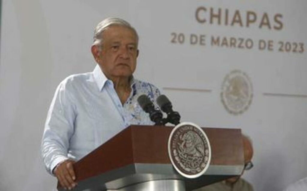 El presidente Andrés Manuel López Obrador condenó que un grupo de personas quemó una figura de la ministra Norma Piña.