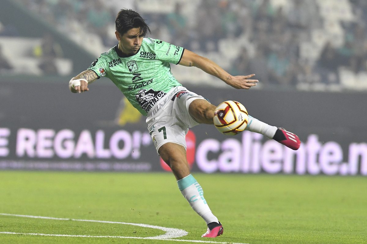 Rodolfo Cota en plan grande resistió el empate (0-0) en vibrante juego en el Estadio León.