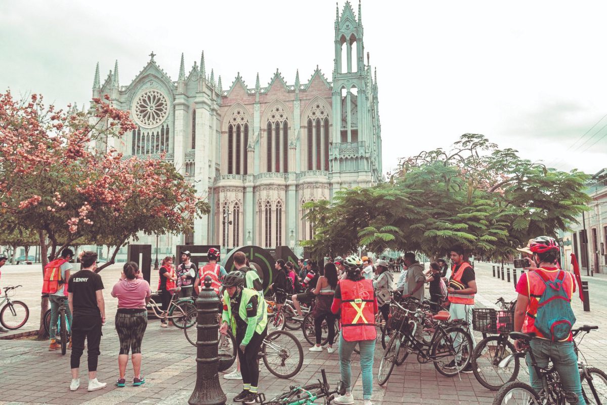 Con motivo del Día de la Bicicleta el próximo domingo 11 de junio, ‘Mujeres en Bici’, ‘Clandestinas Bike’, ‘Centro de Derechos Humanos Victoria Diez A.C’, ‘Colectiva Adelitas’ y ‘URBE’ organizaron un programa de actividades