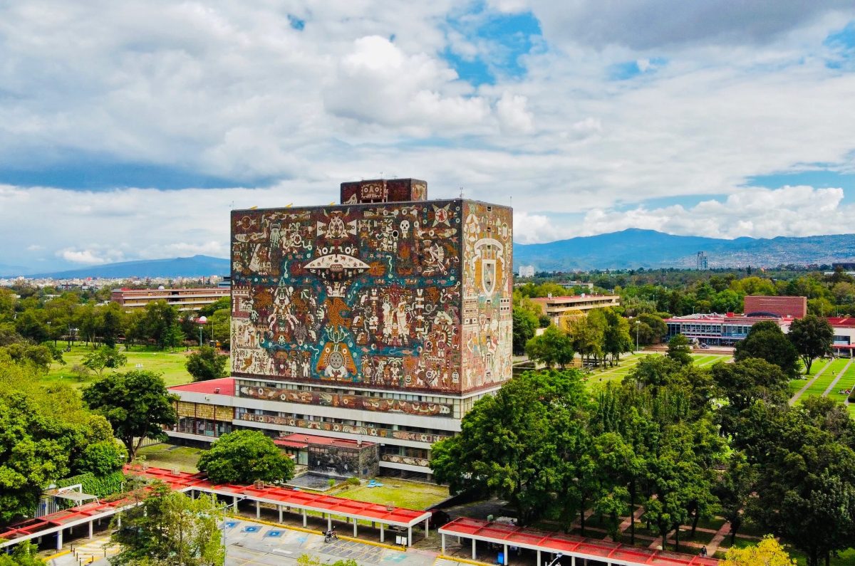 La Universidad Nacional Autónoma de México (UNAM) regresa a ser de las mejores 100 universidades del mundo, según el más reciente ranking de la firma inglesa QS 2024.