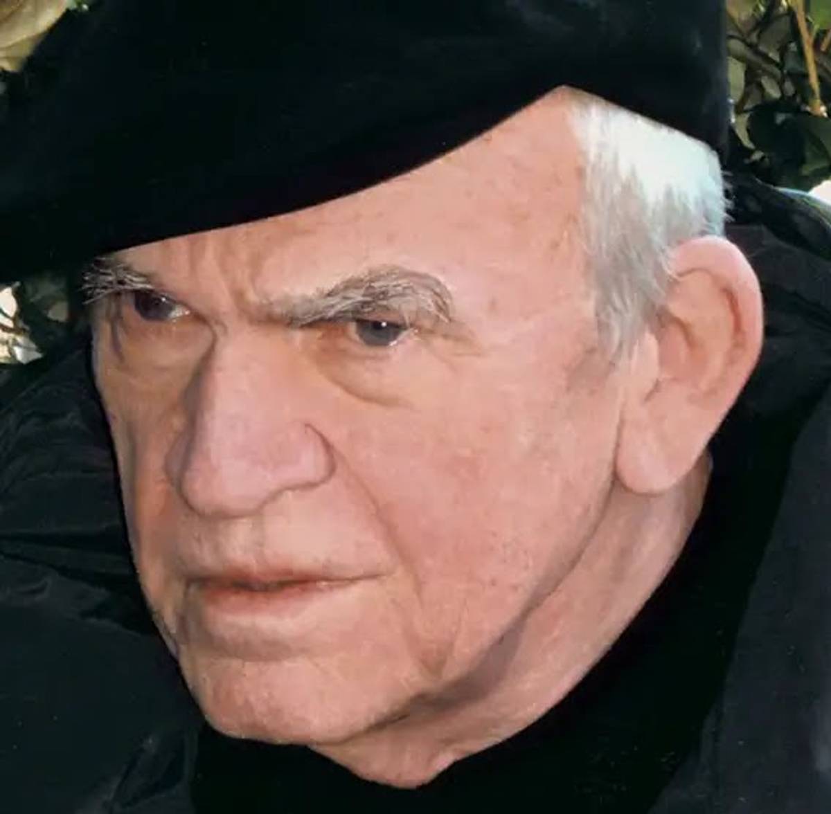 Milan Kundera, una de las grandes voces de la literatura mundial, murió a los 94 años de edad en París.