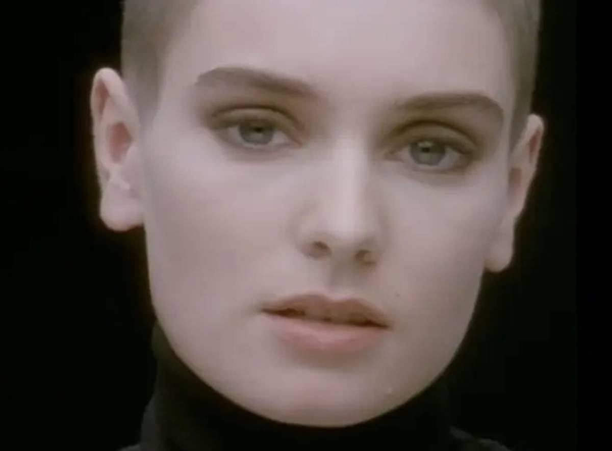 Sinéad O’Connor, que salto a la fama en todo el mundo con la canción Nothing Compares 2U, murió a los 56 años.