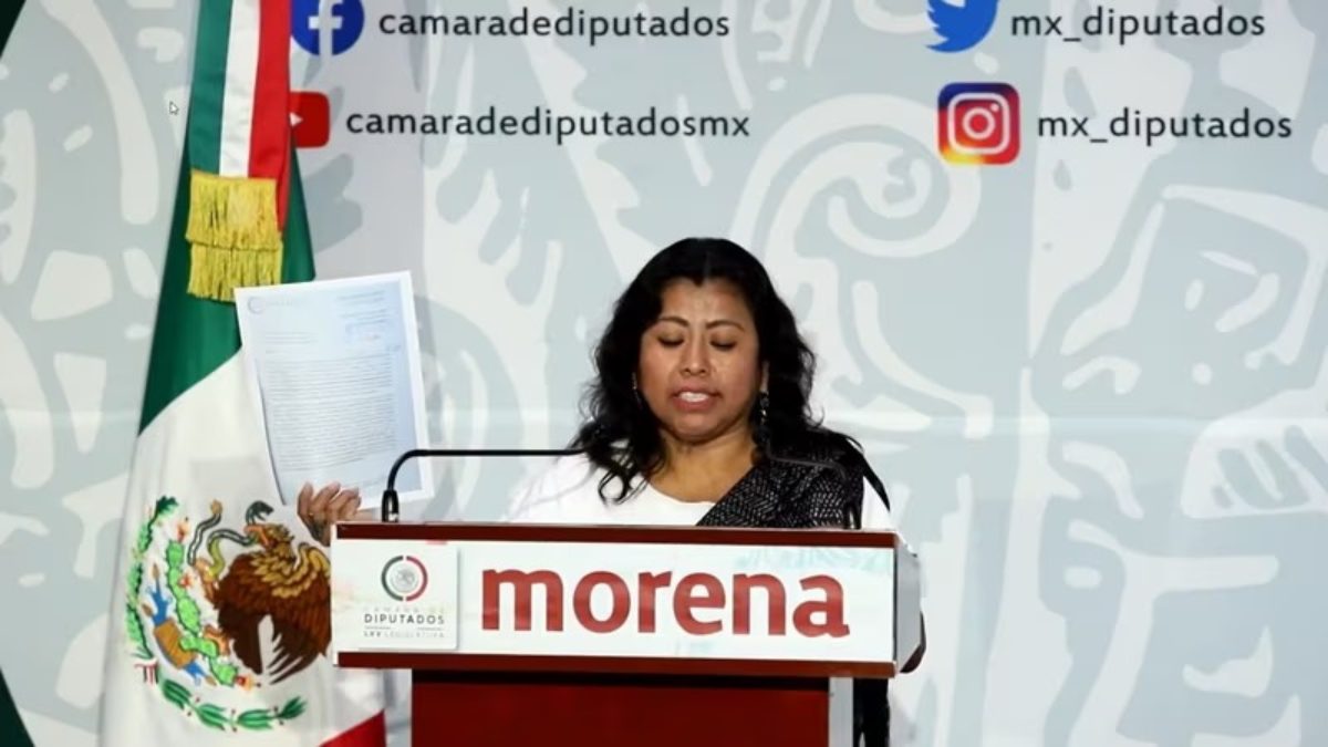 La diputada federal de Morena, Inés Parra Juárez, informó que presentó una denuncia penal ante la Fiscalía General de la República (FGR) en contra de la Secretaría de Bienestar.